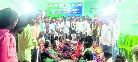 కార్యకర్తలకు తోడుగా ఉంటా.. 