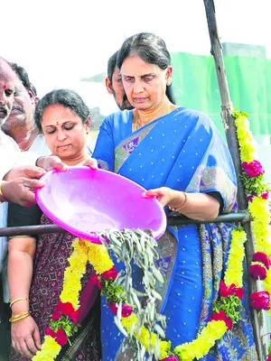 చేప పిల్లల పంపిణీ పేరుతో కాంగ్రెస్‌ డ్రామా
