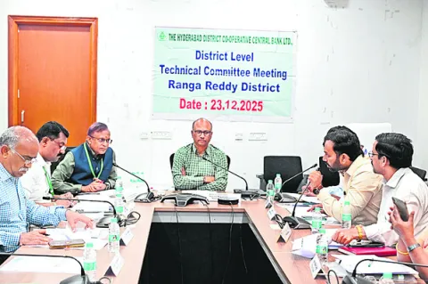 రైతుల అవసరం మేరకు రుణాలివ్వాలి 