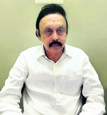 మంటగలుస్తున్న నూజివీడు ప్రతిష్ట 