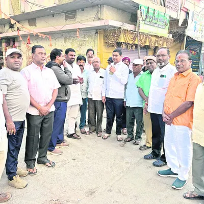 47వ డివిజన్‌లో  నుడా చైర్మన్‌ పర్యటన
