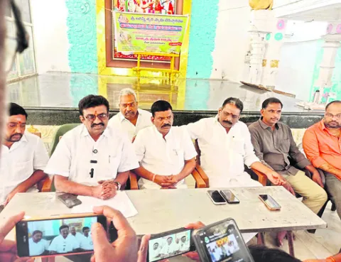 అగస్త్యేశ్వరా.. ఆభరణాలు ఏవీ ! 