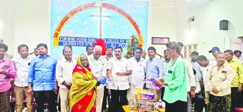 క్రీస్తు పుట్టుక లోకానికి వెలుగు