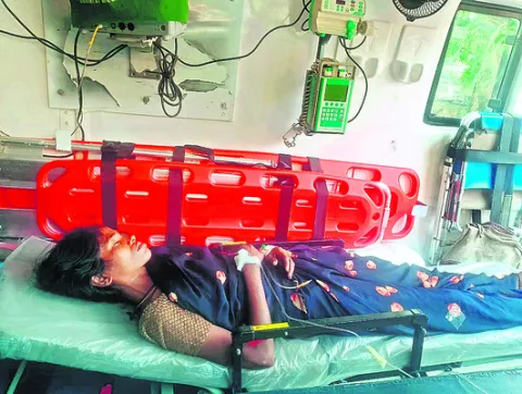 త్రుటిలో తప్పిన పెను ప్రమాదం 