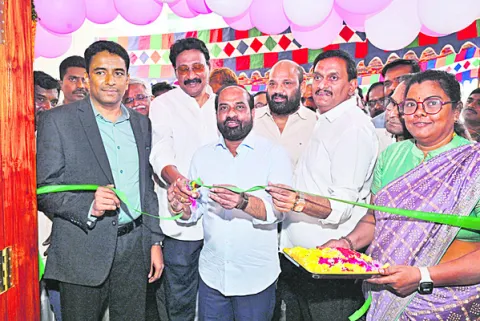 ఎస్‌ఎంసీలో బాలికల వసతి గృహం ప్రారంభం