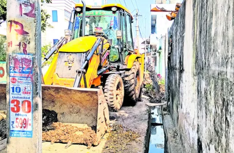 సాధారణ నిధులు.. డ్రెయినేజీ పాలు