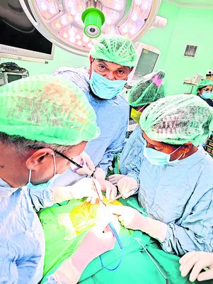 సూపర్‌స్పెషాలిటీ ఆస్పత్రిలో అరుదైన శస్త్రచికిత్స