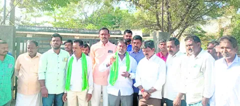 సోయా, మొక్కజొన్న కొనుగోలు చేయాలి
