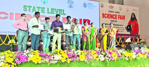 సౌత్‌ ఇండియన్‌ సైన్స్‌ ఫెయిర్‌కు ఎంపిక 