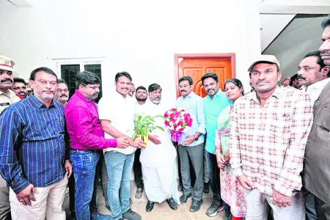 ప్రజలకు మెరుగైన సేవలు అందించాలి