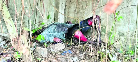 ఉరి వేసుకొని వ్యక్తి ఆత్మహత్య 