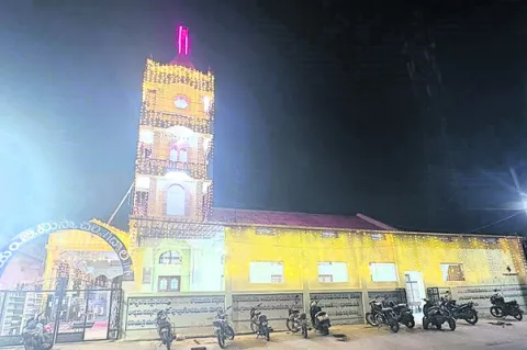 క్రిస్మస్‌ వేడుకలకు ముస్తాబు 