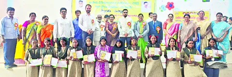 వినియోగదారులు హక్కులతో పాటు బాధ్యతలను నెరవేర్చాలి 