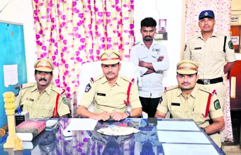 ఏటీఎం మోసాలకు పాల్పడుతున్న వ్యక్తి అరెస్ట్‌