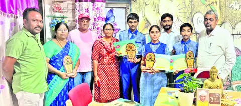 రాష్ట్ర స్థాయి చెకుముకి పోటీలో  విద్యార్థుల ప్రతిభ