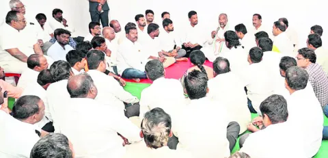 నియోజకవర్గంలో అభివృద్ధి పరుగులు 