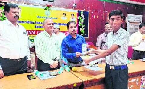 హక్కులపై అవగాహన పెంచుకోవాలి