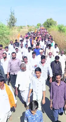 నడిపించిన అభిమానం
