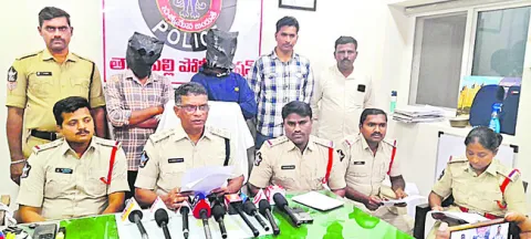 హత్య కేసును ఛేదించిన పోలీసులు 