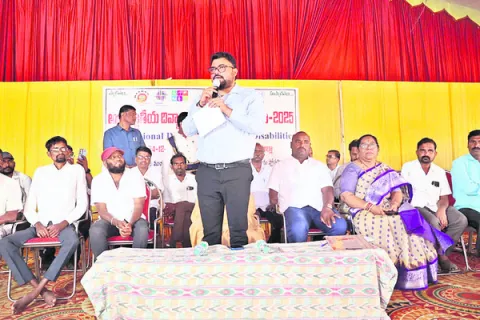 ఆత్మస్థైర్యంతో ముందుకు సాగాలి