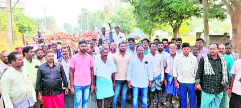 మట్టి పన్ను కట్టం.. ఏం చేసుకుంటారో చేసుకోండి! 