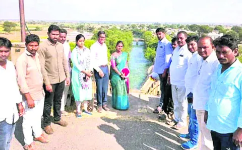 సరస్వతి కాలువకు  నీరు విడుదల
