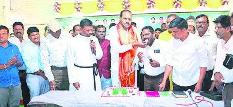 రకైస్తవుల సంక్షేమానికి పెద్దపీట