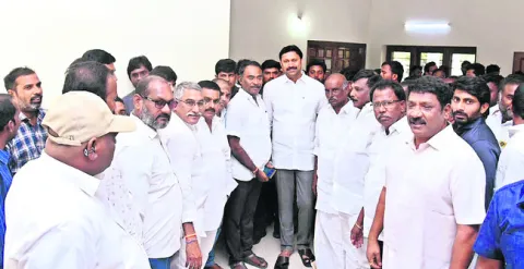 వైఎస్సార్‌ సీపీ అందరికీ  అండగా ఉంటుంది 