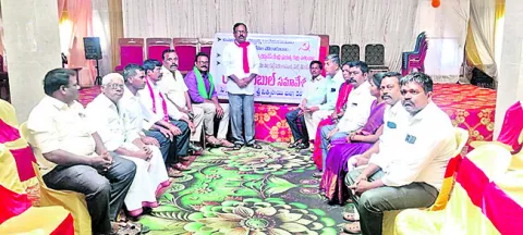 ఉపాధి చట్టం పేరు మార్పు దారుణం 