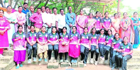 రాష్ట్రస్థాయి త్రోబాల్‌ పోటీలకు ఆరుగురి ఎంపిక