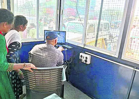 ఆర్టీసీ కాంప్లెక్స్‌ వద్ద నగదు బ్యాగ్‌ మాయం