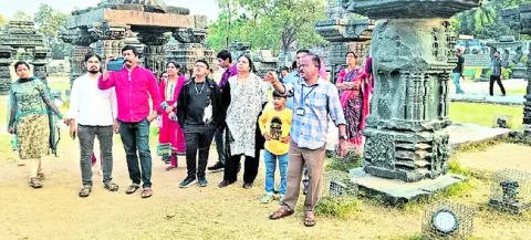 రెండు విభాగాల్లో   గోల్డ్‌ మెడల్‌ ఏర్పాటు