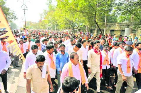 వైభవంగా వాల్మీకి విగ్రహ ఊరేగింపు 