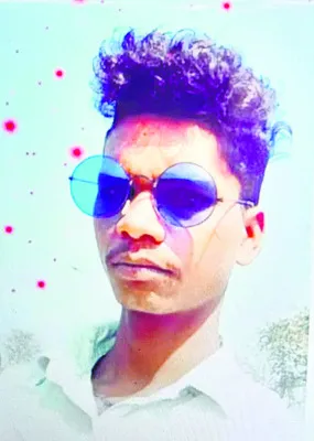 రోడ్డు ప్రమాదంలో యువకుడి మృతి