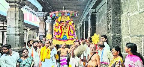 ఘనంగా పగల్‌పత్తు ఉత్సవాలు 