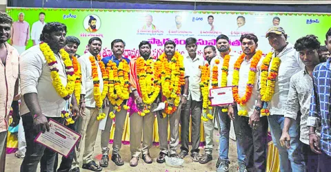 సగరుకు  ఎమ్మెల్సీ పదవి ఇవ్వావి 