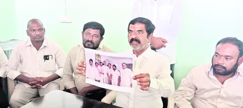 ‘మంత్రి వ్యాఖ్యలు హాస్యాస్పదం’ 