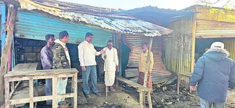 అగ్ని ప్రమాదంలో దుకాణం దగ్ధం