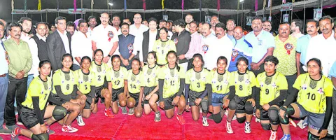 స్పోర్ట్స్‌ క్యాపిటల్‌గా కరీంనగర్‌ ఎదగాలి