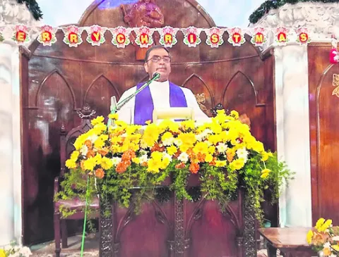 ఘనంగా క్రిస్మస్‌ వేడుకలు 