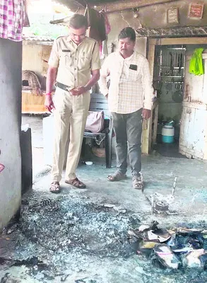 షార్ట్‌ సర్క్యూట్‌తో ఇంట్లో సామగ్రి దగ్ధం