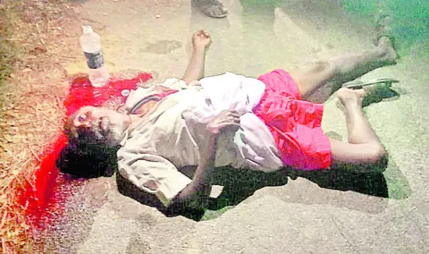 వెంకన్న దర్శనానికి వెళ్తూ..