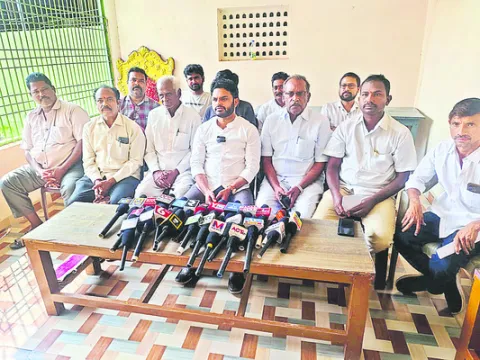 నేత కార్మికులకిచ్చిన హామీలు అమలు చేయాలి