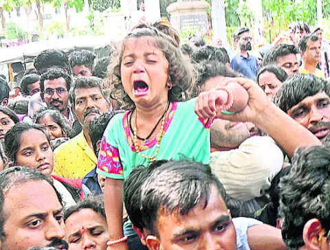 దేవుడు కనిపించాడు!