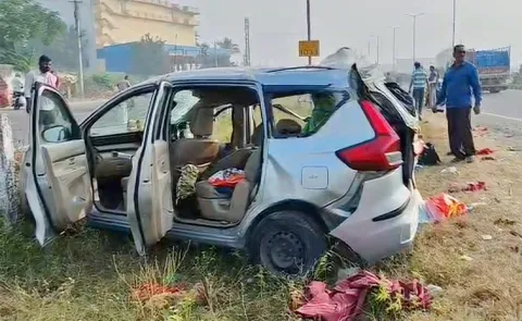 Bus And car Accident At Guntur