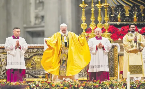 Pope Leo XIV celebrated Christmas Mass at St Peters Basilica church12