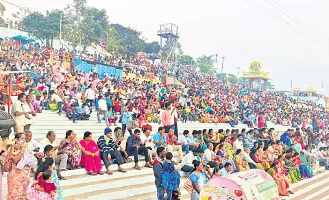 Devotees flock to Bhadrachalam Temple