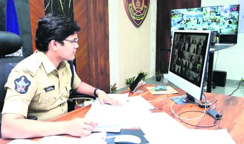 రౌడీషీటర్ల కదలికలపై నిఘా 