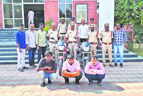 ముగ్గురు దొంగలకు రిమాండ్‌ 