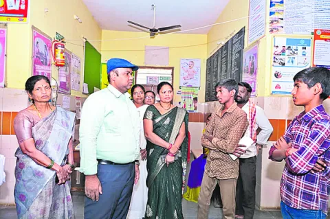 వైద్యులు అందుబాటులో ఉండాలి